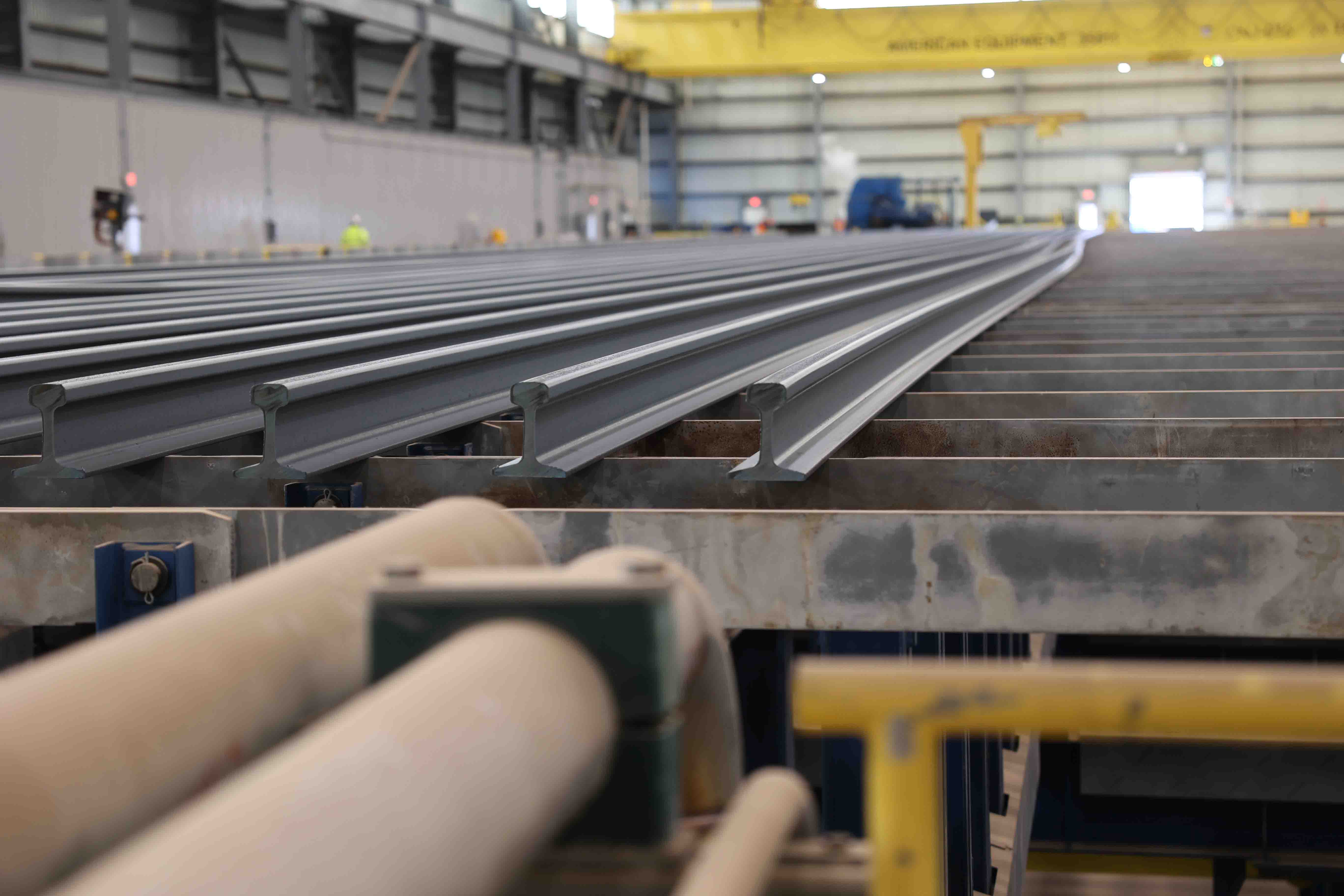 Union Pacific receives first stick of long rail from new mill
